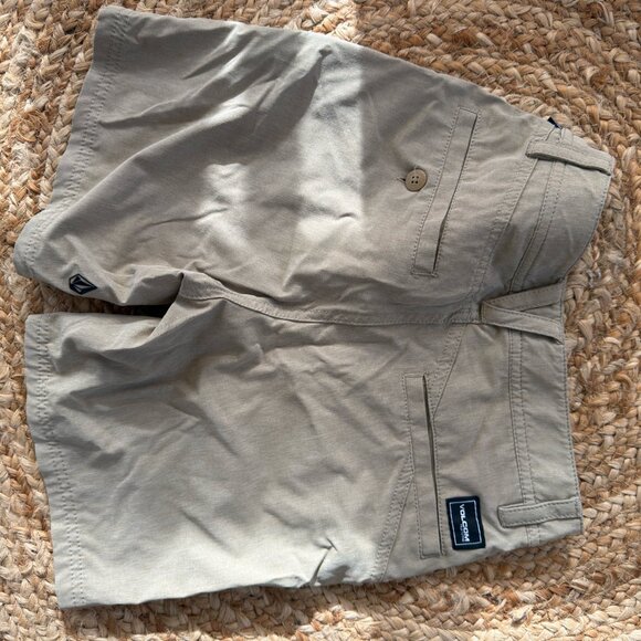 VOLCOM NEW Boys size 24 Shorts - Picture 2 of 3